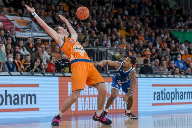 仅诠释了他 仅诠释了他