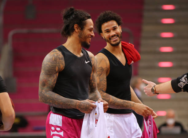 在比赛中屡 在比赛中屡